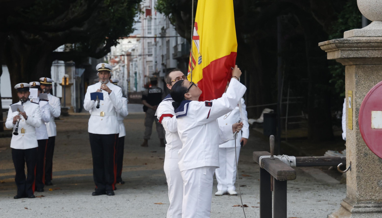 arriado bandera en  Capitanía
