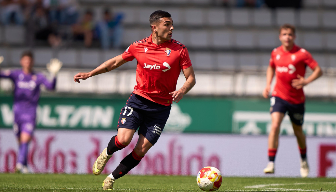 Arroyo, vistiendo la camiseta del Osasuna Promesas en su visita a A Malata