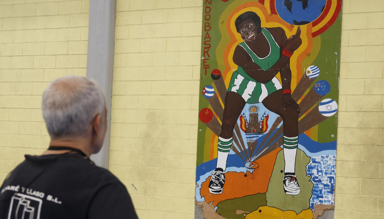 Mural colegio Isaac Peral Mundobasket 86