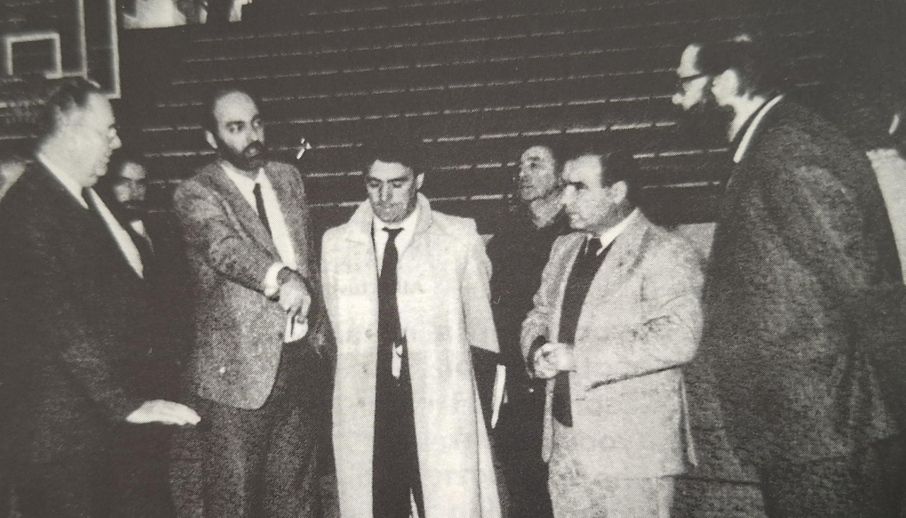Stanković junto al resto de la comitiva durante su visita al pabellón de A Malata, con Segura de Luna