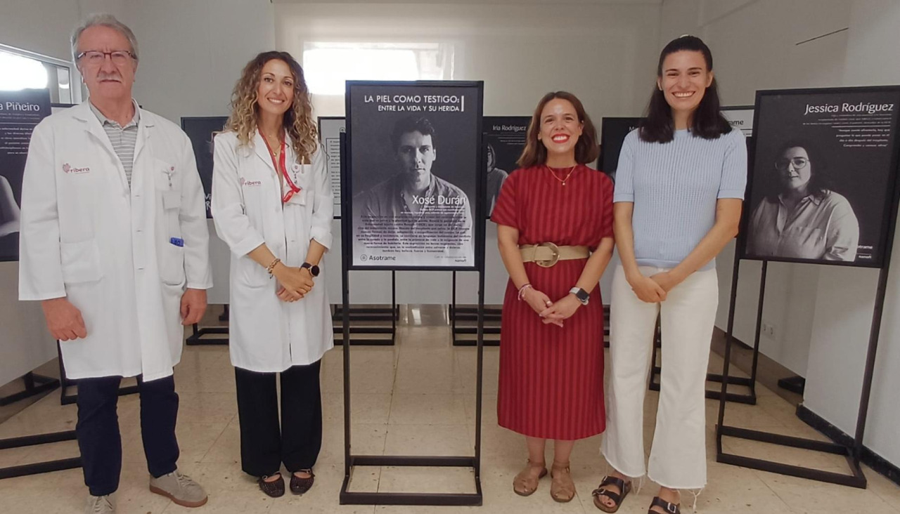 Integrantes del equipo técnico de Asotrame con el director médico y la directora de enfermería del Ribera Juan Cardona