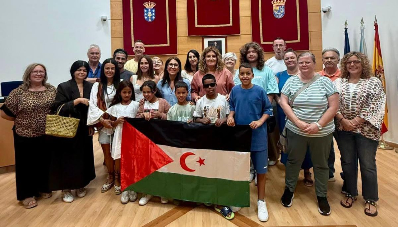 Recepción de los saharauis este jueves en el concello naronés
