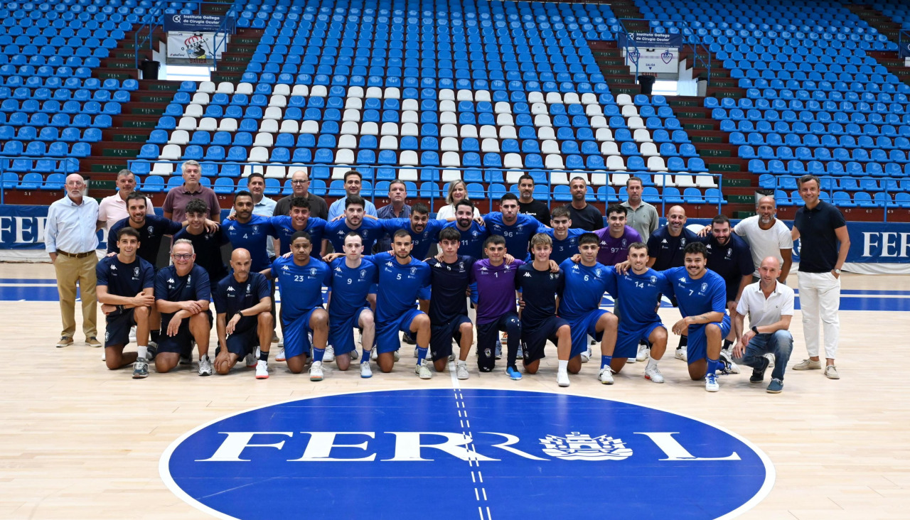 Foto de familia de O Parrulo Ferrol