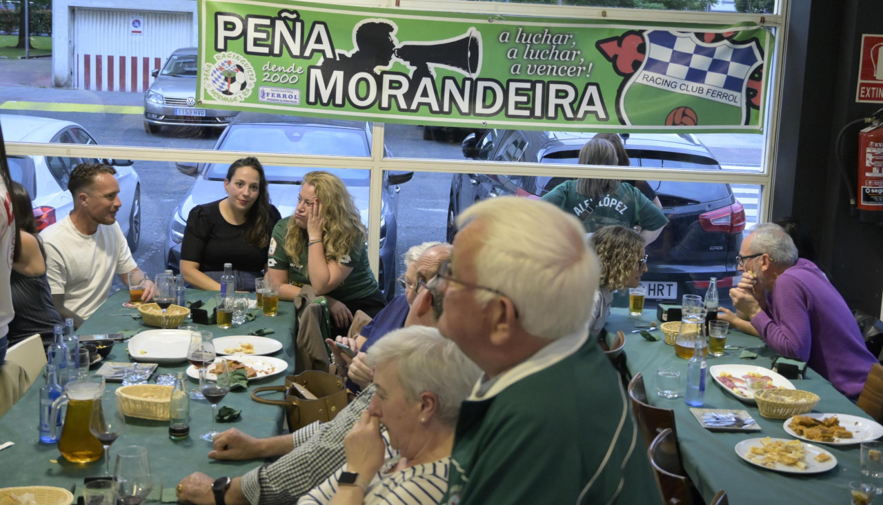 Imagen de una reunión de la Peña Morandeira