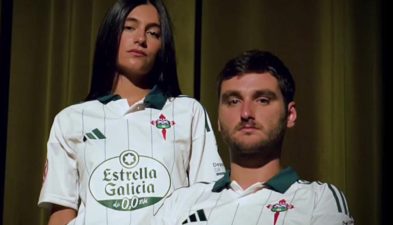 La nueva camiseta del grupo ferrolano