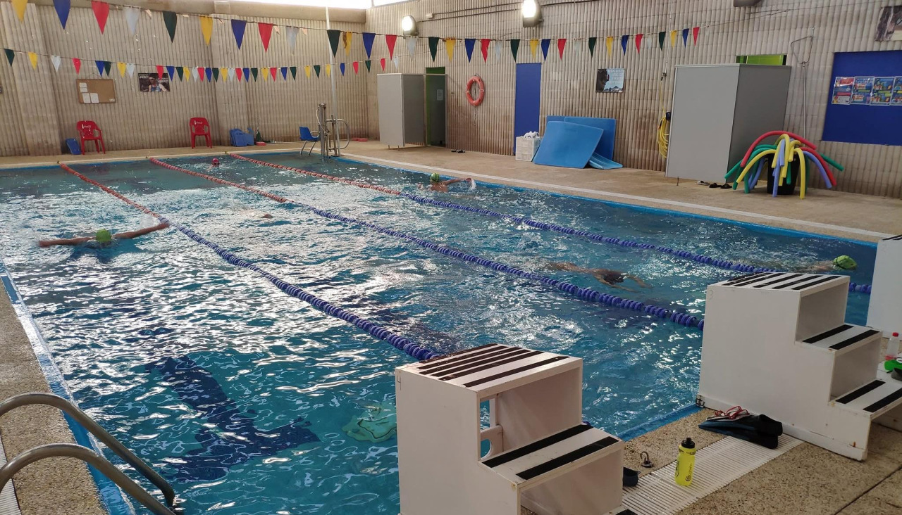 La piscina se ampliará por la banda del este para aumentar su superficie
