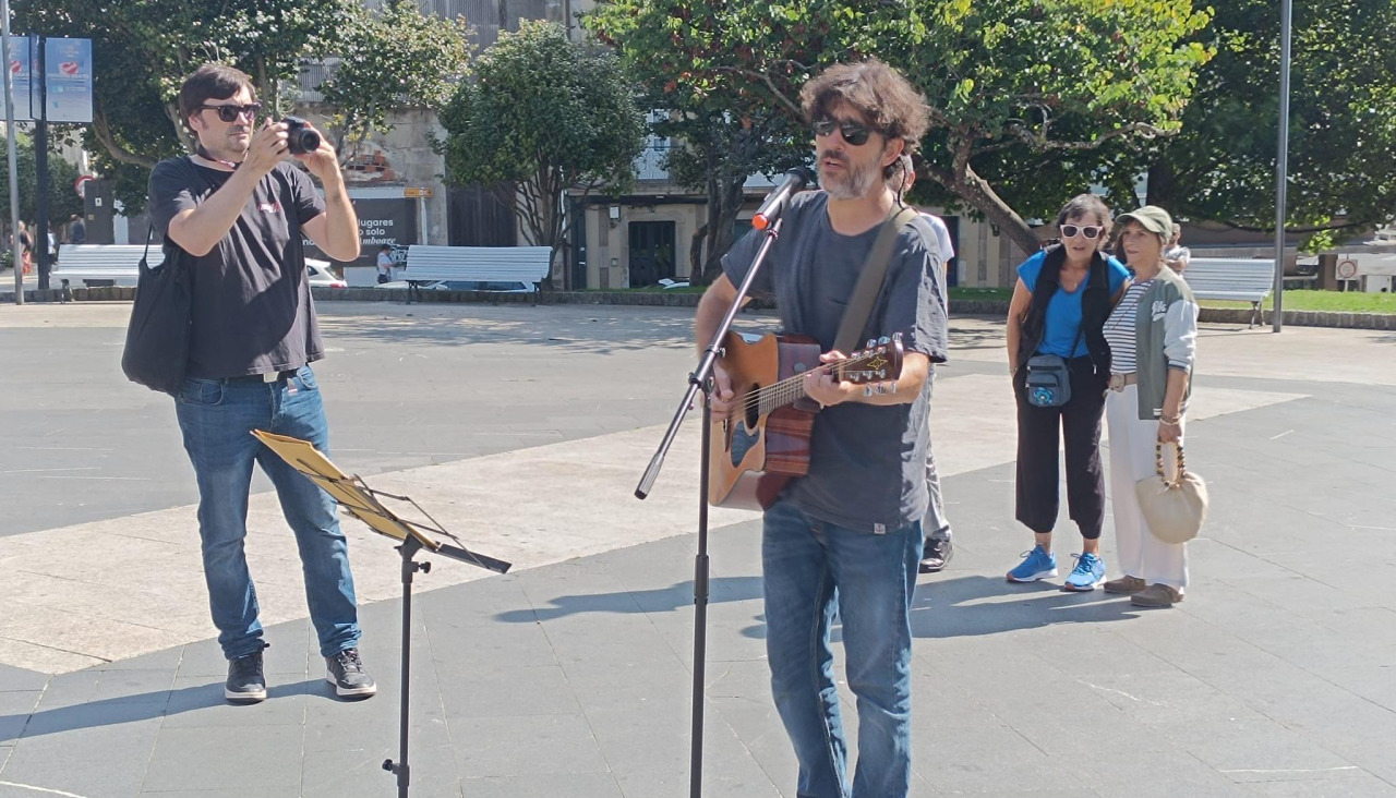 Una actuación musical del acto