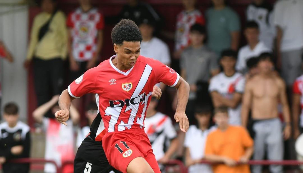 Etienne Etoo'o, durante sus etapas anteriores