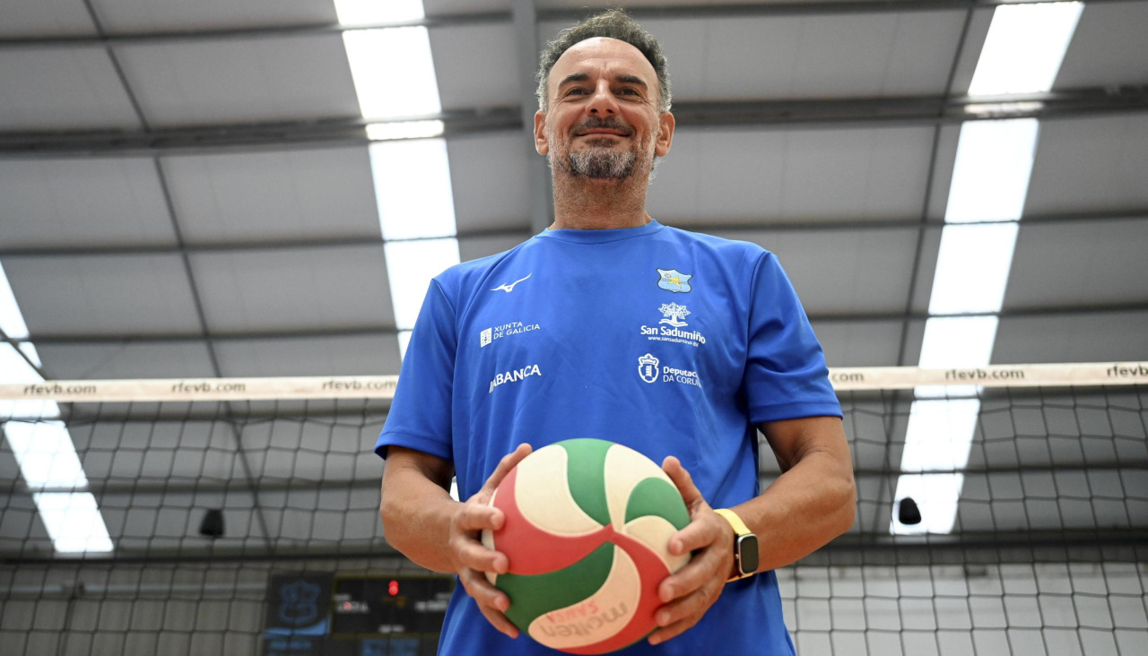 El técnico, en su primera sesión de trabajo con el equipo en el Municipal
