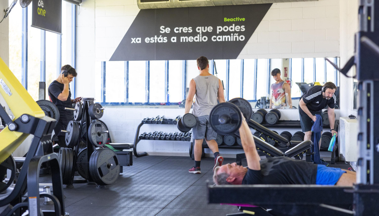 El entrenamiento de fuerza es protagonista en la sala fitness