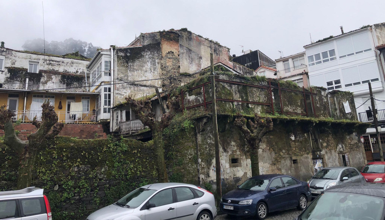 Inmueble que se rehabilitará para crear el Hotel Vinomariteca Casa Maruxa, en Pontedeume