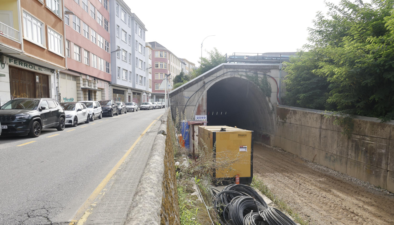 obras en la vía del tren que conectará con el puerto