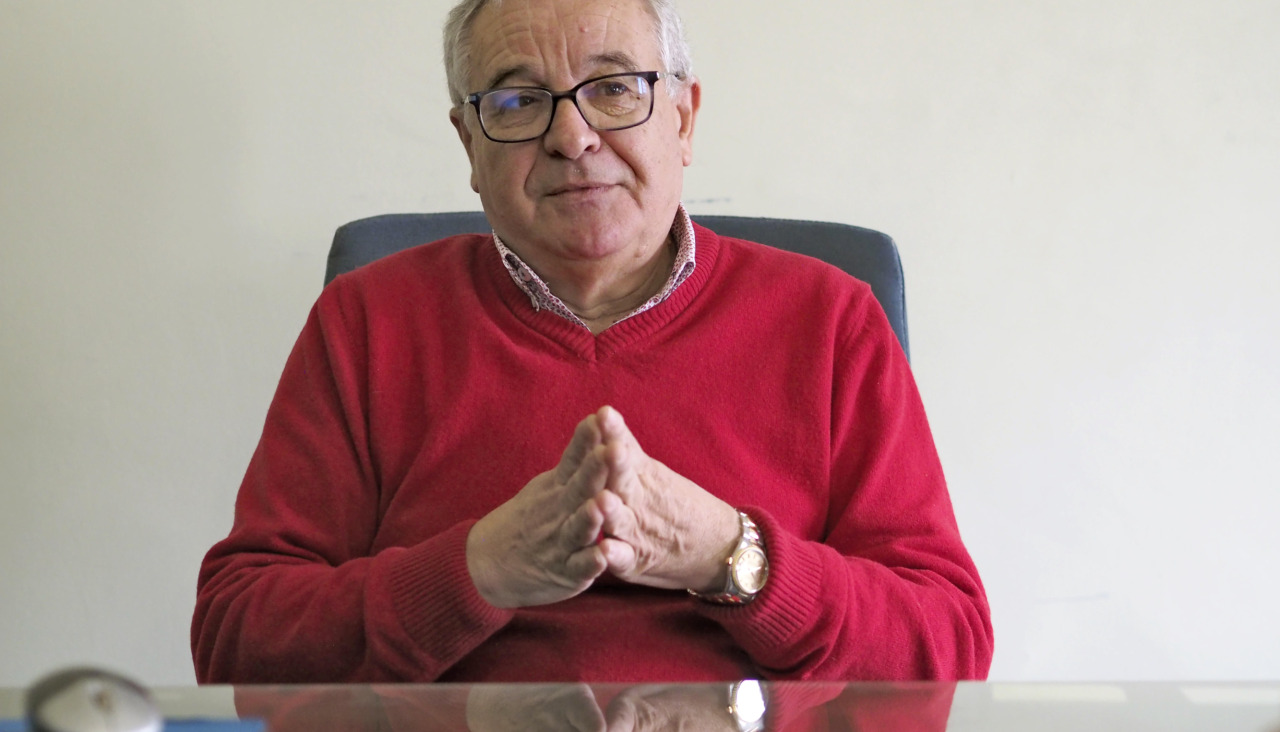 Leopoldo moure de frente meis
