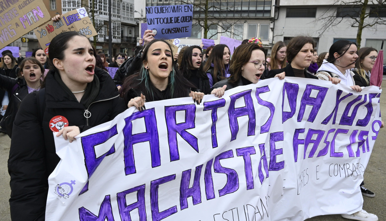 El 8-M en Ferrolterra se reparte en cuatro manifestaciones en Ferrol y ...