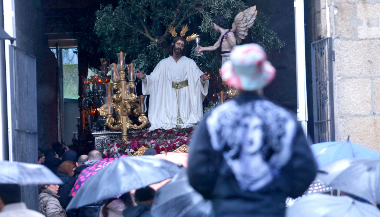 La lluvia frustra las tres procesiones previstas en Ferrol y amenaza ...