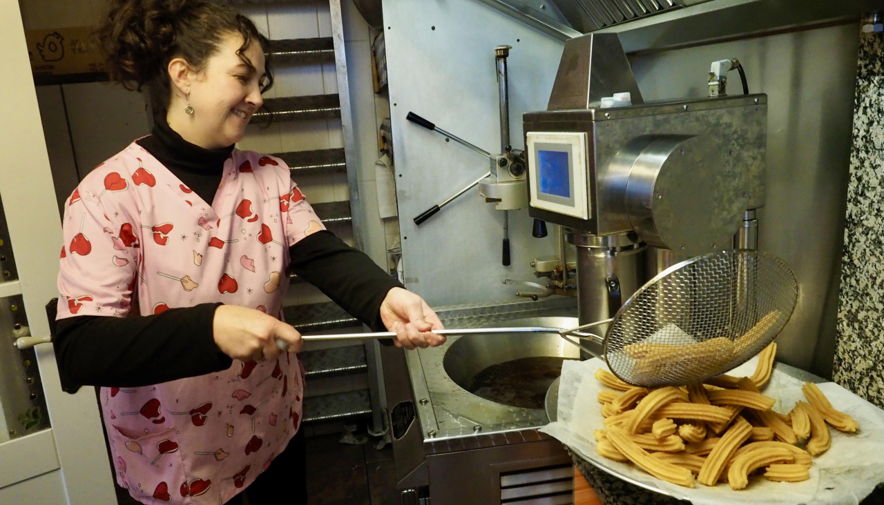 VOLVIENDO DE FIESTA 1 ENERO AÑO NUEVO CHURROS CHOCOLATE JORGE MEIS (4)