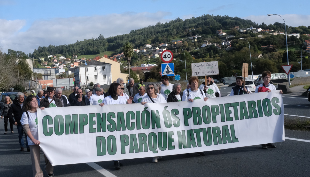Protesta donos Fragas do Eume en Cabanas