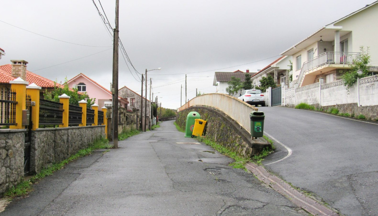 Estado actual de la calle O Carreiro, en Neda