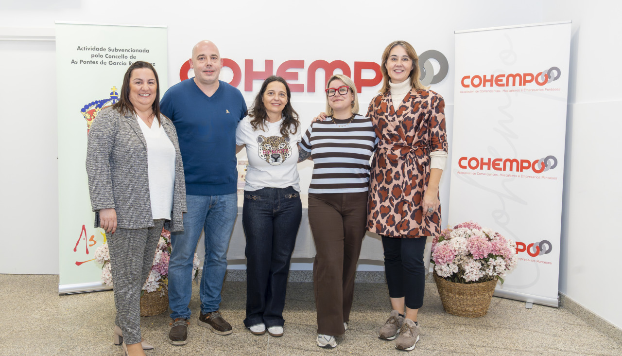 Foto de familia con los ganadores del certamen