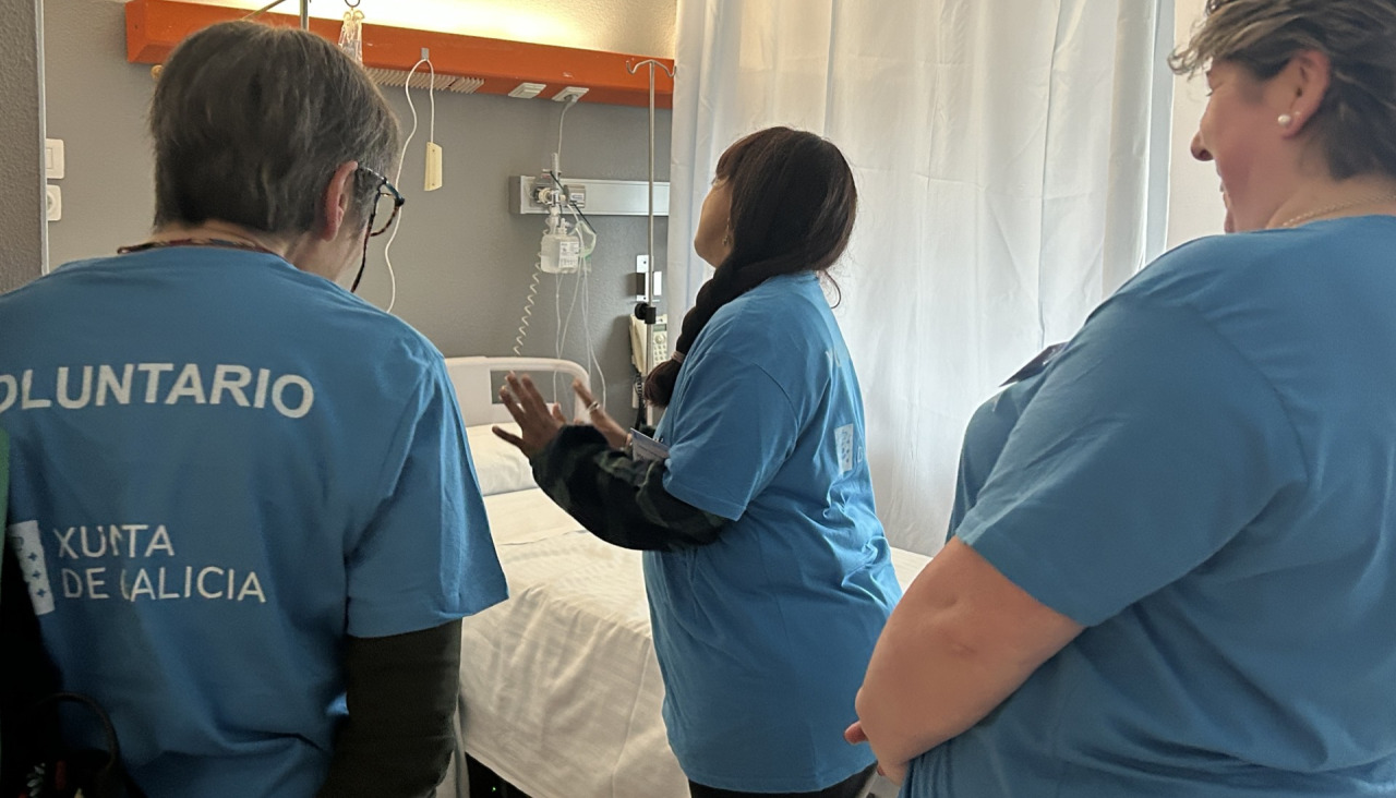 Tres de las voluntarias que visitaron a pacientes ingresados en la planta 3