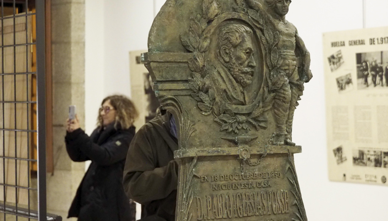 La escultura puede visitarse en la sede de la entidad, en la calle Magdalena