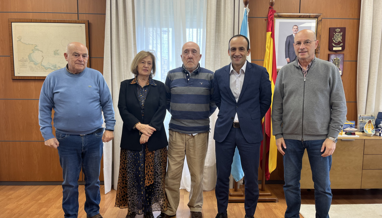 Barea, con representantes del Foro Cidadán polo Ferrocarril