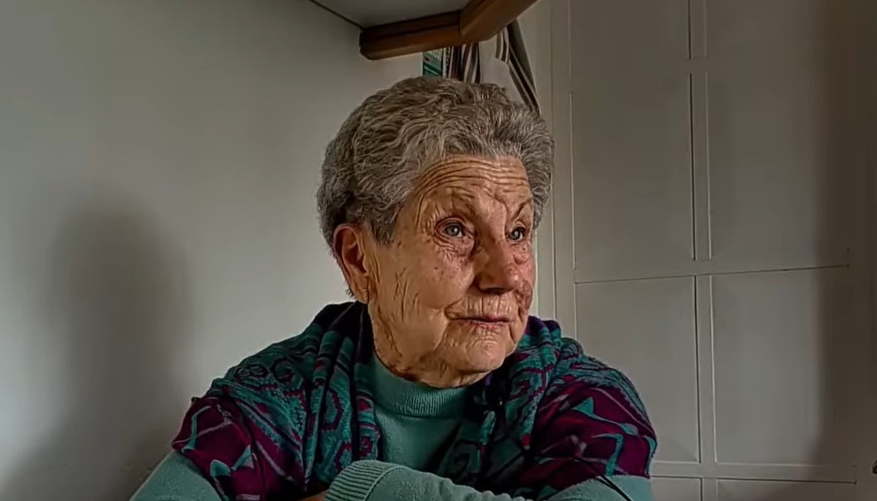 Loli Vázquez Anido e Pilar Iglesias tiran do fío do documental a través dos seus testemuños