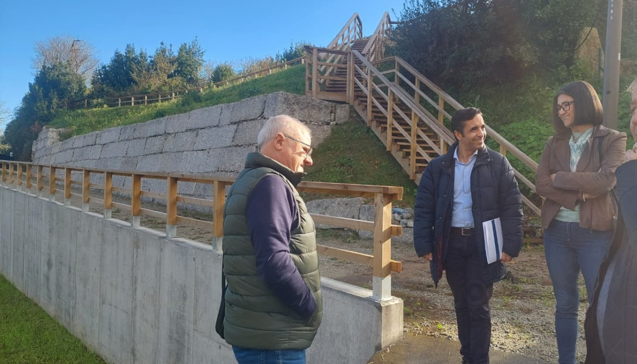 El alcalde, con los vecinos en Fontá