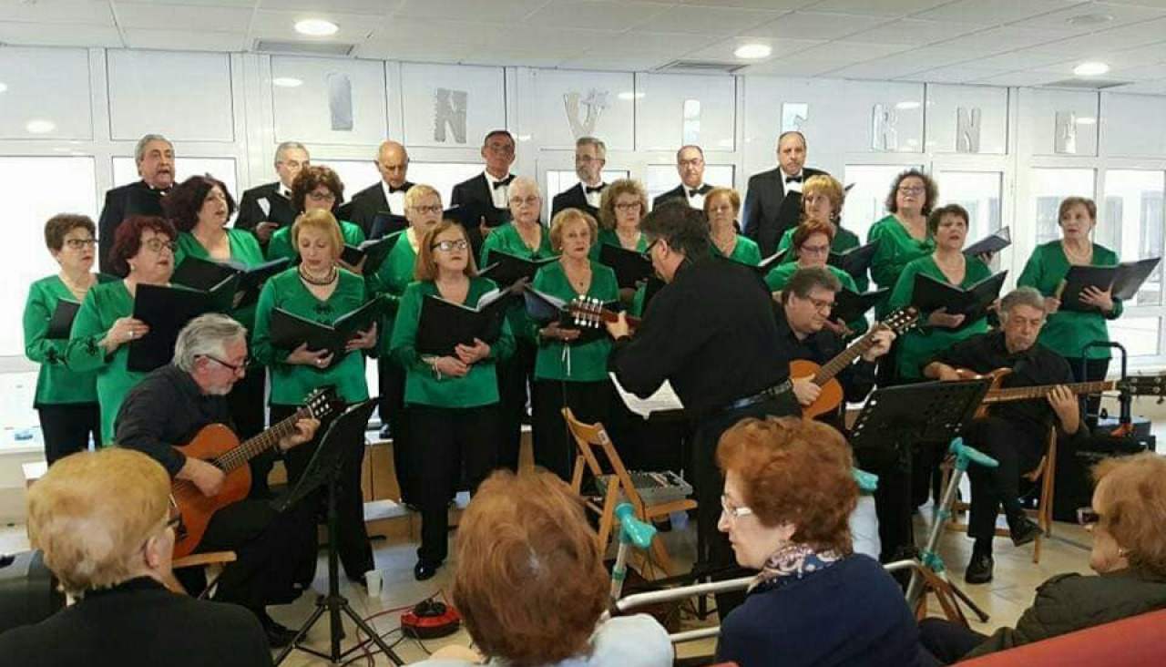 La rondalla Estrelecer del CMI Unidade de Fene