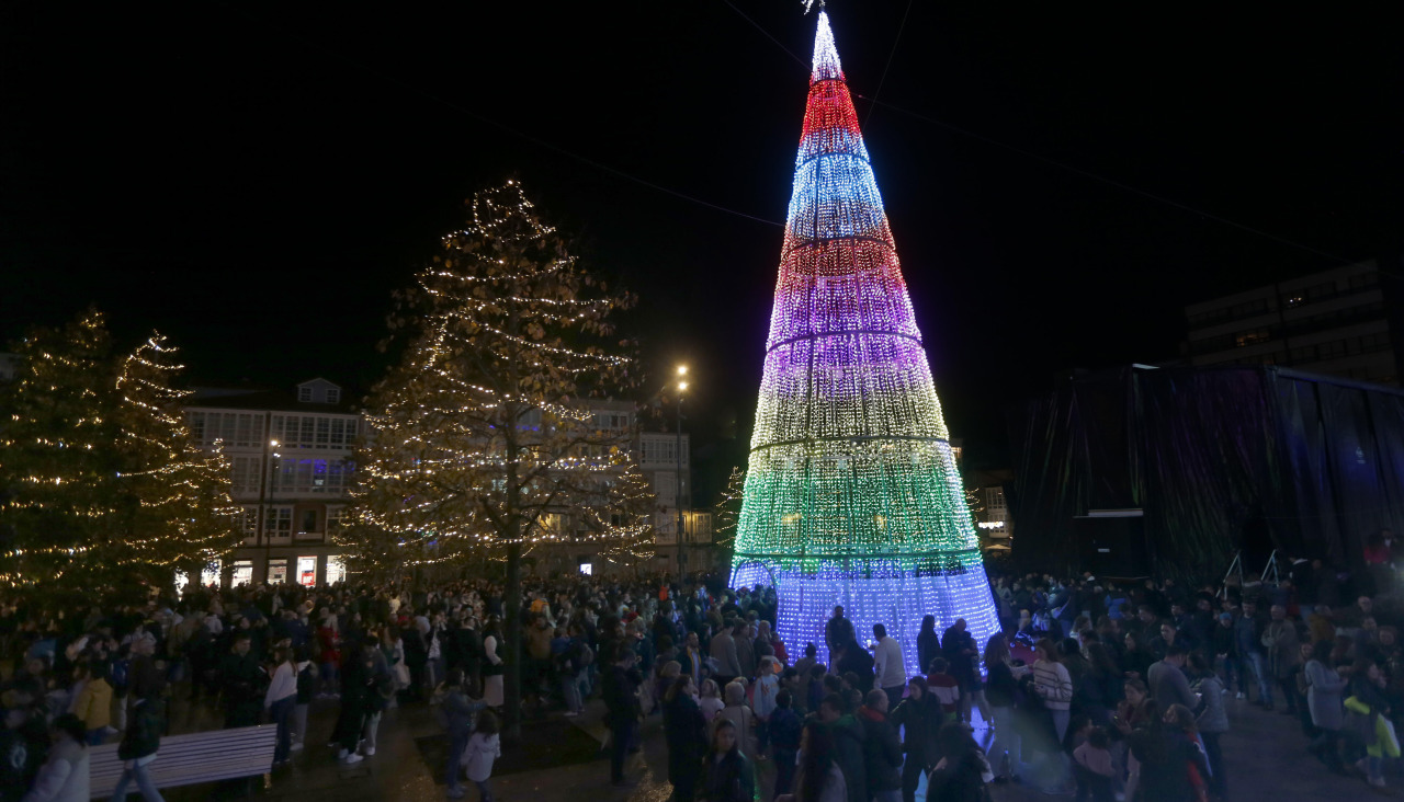 Un momento del encendido navideño de 2024, con el Baxi como protagonista