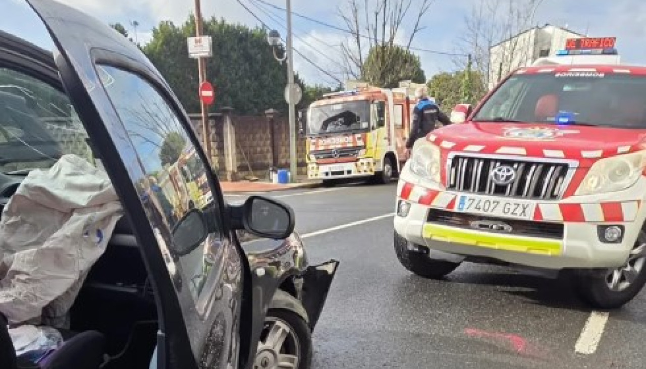 Intervención de los bomberos de Narón en la colisión