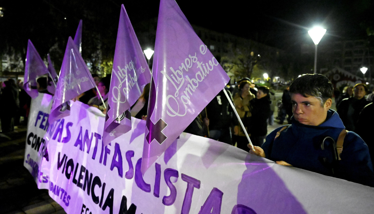 Un momento de la marcha en Narón organizada por la Marcha MUndial das Mul