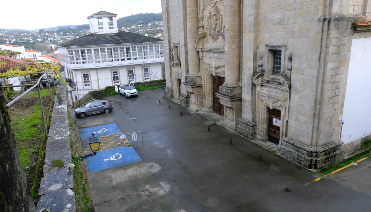 Pontedeume Atrio  da Igrexia