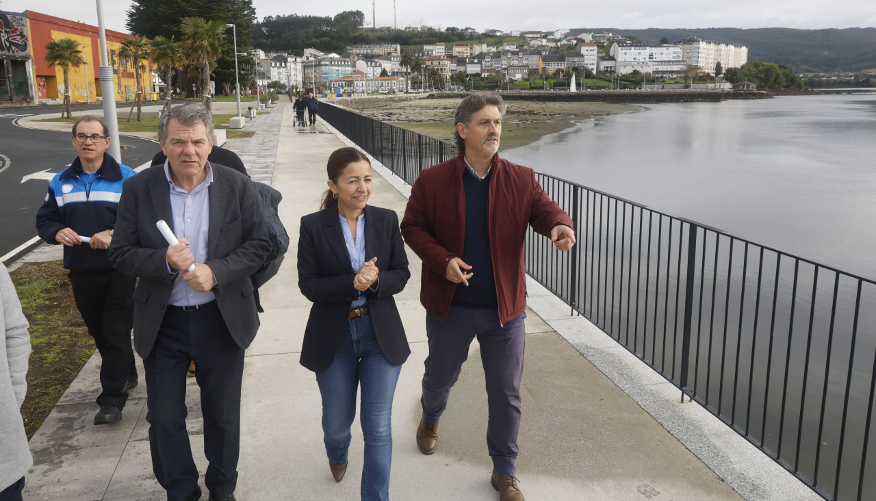 Un momento de la visita de Marta Villaverde a Ortigueira