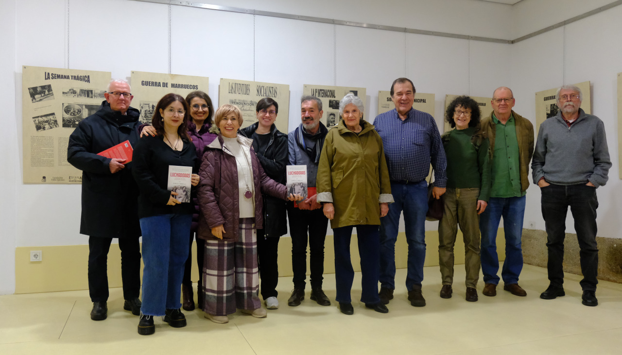 Ateneo Ferrolano presentación libro Luchadoras de Jorge Carrillo con Fuco Buxán