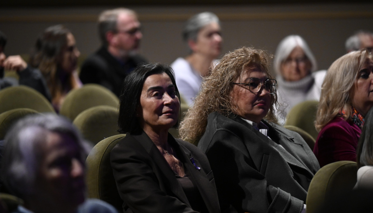 Elvira Miramontes y la también concejala Patricia Cons en el Jofre
