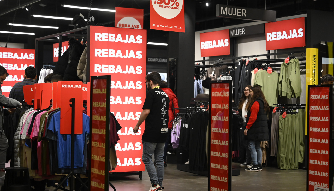 El paro se hace coincidir con el inicio de las rebajas