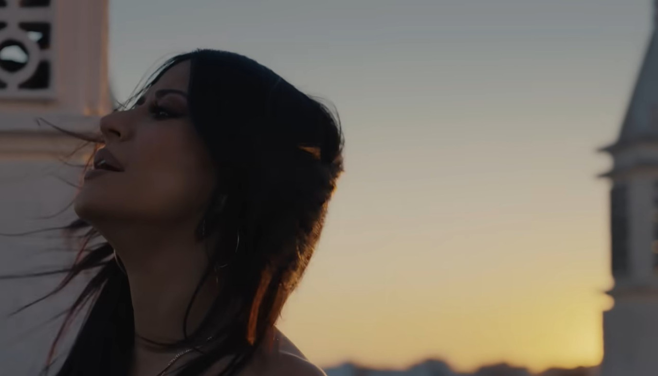 Ana Moura é unha das fadistas contemporáneas que tamén se inclúe neste repaso apoiado en audiovisuais