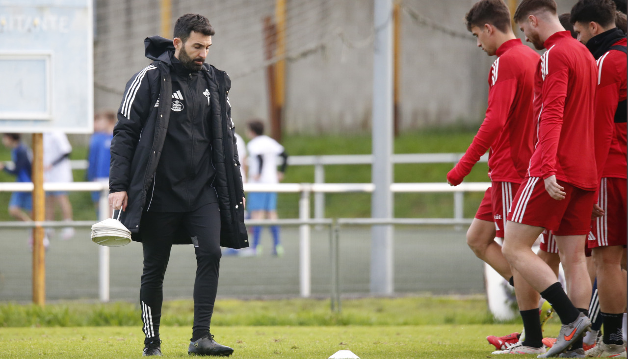 Entrenamiento del Racing con Guillermo Fernández Romo
