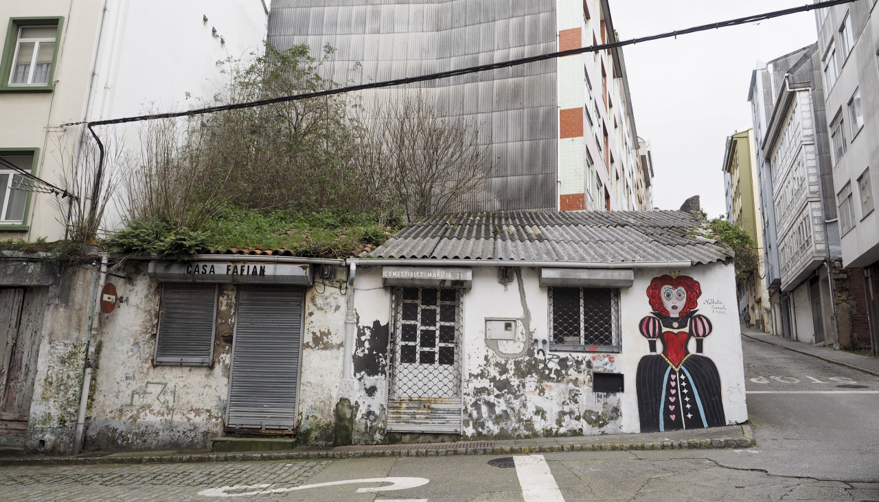 casa en ruinas que hace esquina entre gregorio baudot  atocha y sol