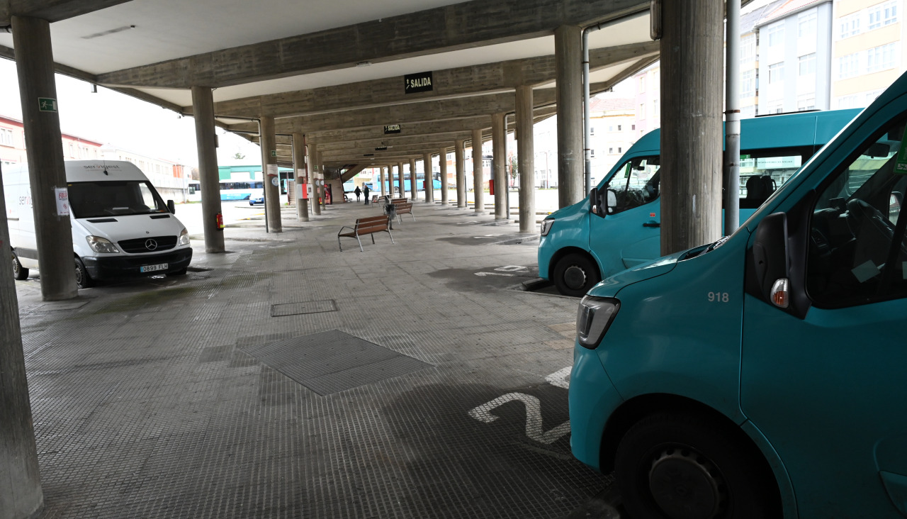 Estación de Bus sin gente