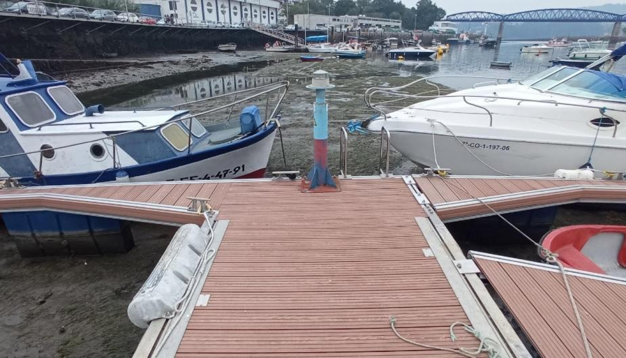 Muelle de embarcaciones en Pontedeume