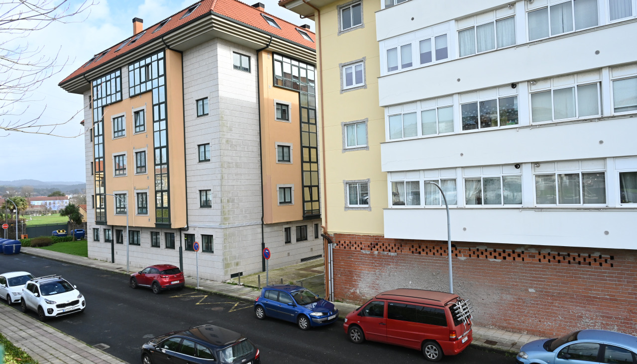 Edificios plaza do Bispo Narón