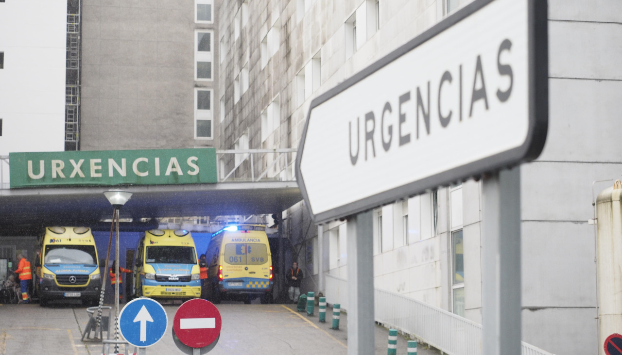 Entrada del servicio de Urgencias del CHUF