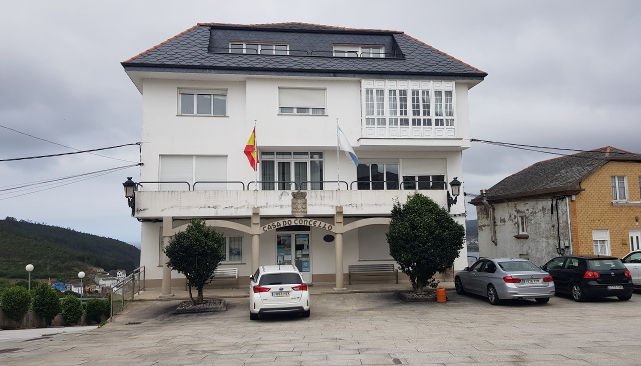 Casa consistorial de Mañon