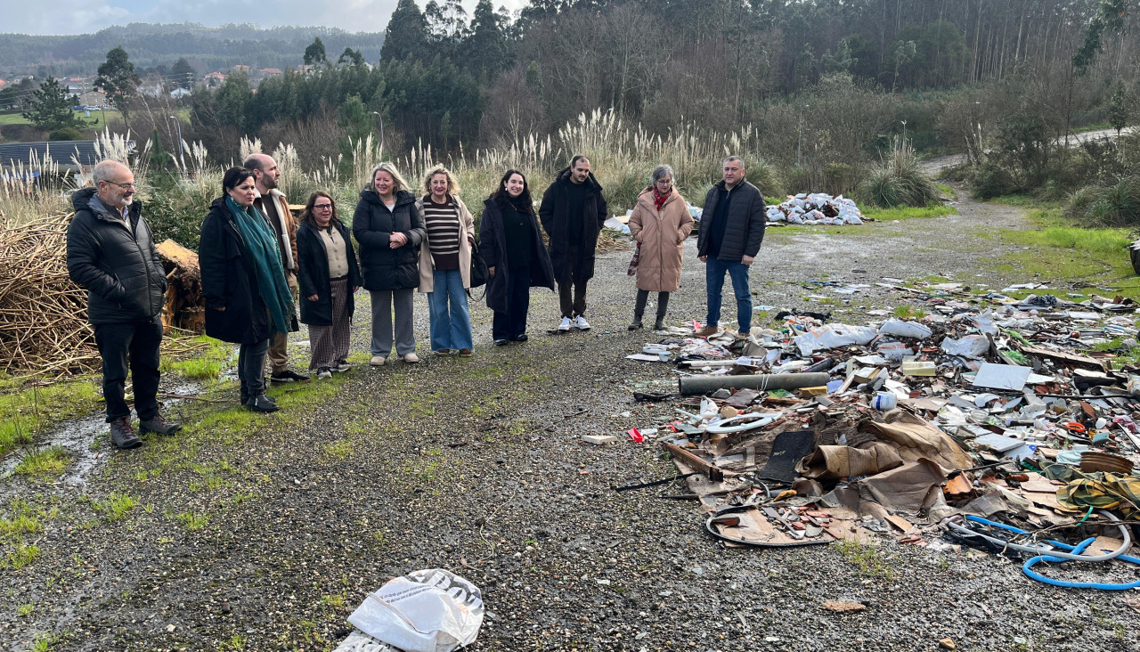 Visita de los nacionalistas a la parcela situada junto al polígono de Vilar do Colo