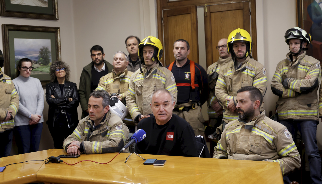 concello presenta a oposición unha moción sobre os bombeiros