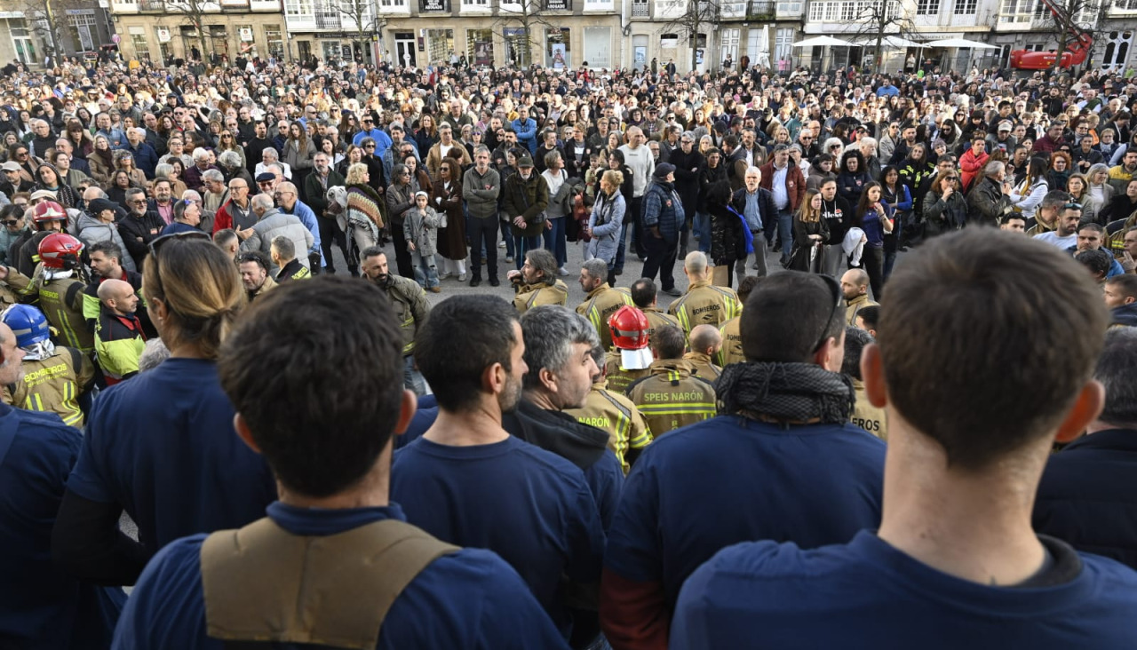 Concentración convocada por los Bomberos de Ferrol