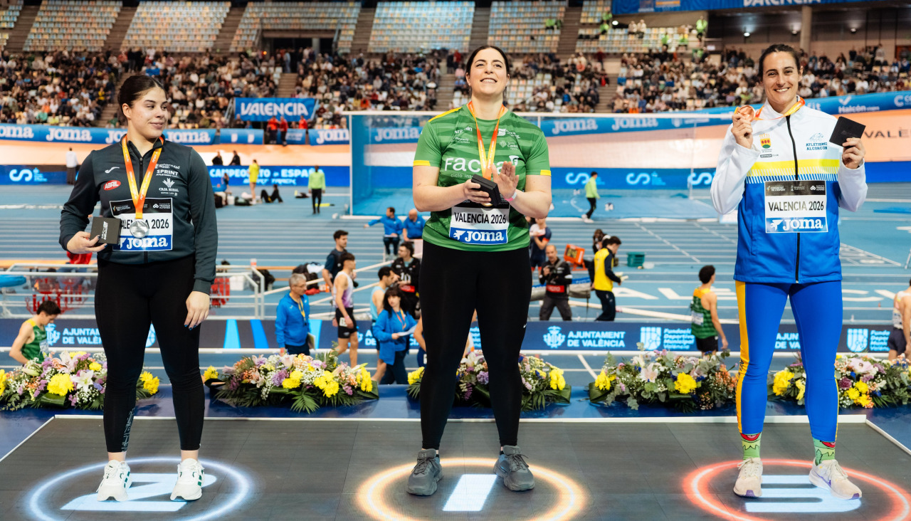 Belén Toimil, en el podio del Campeonato de España "indoor"