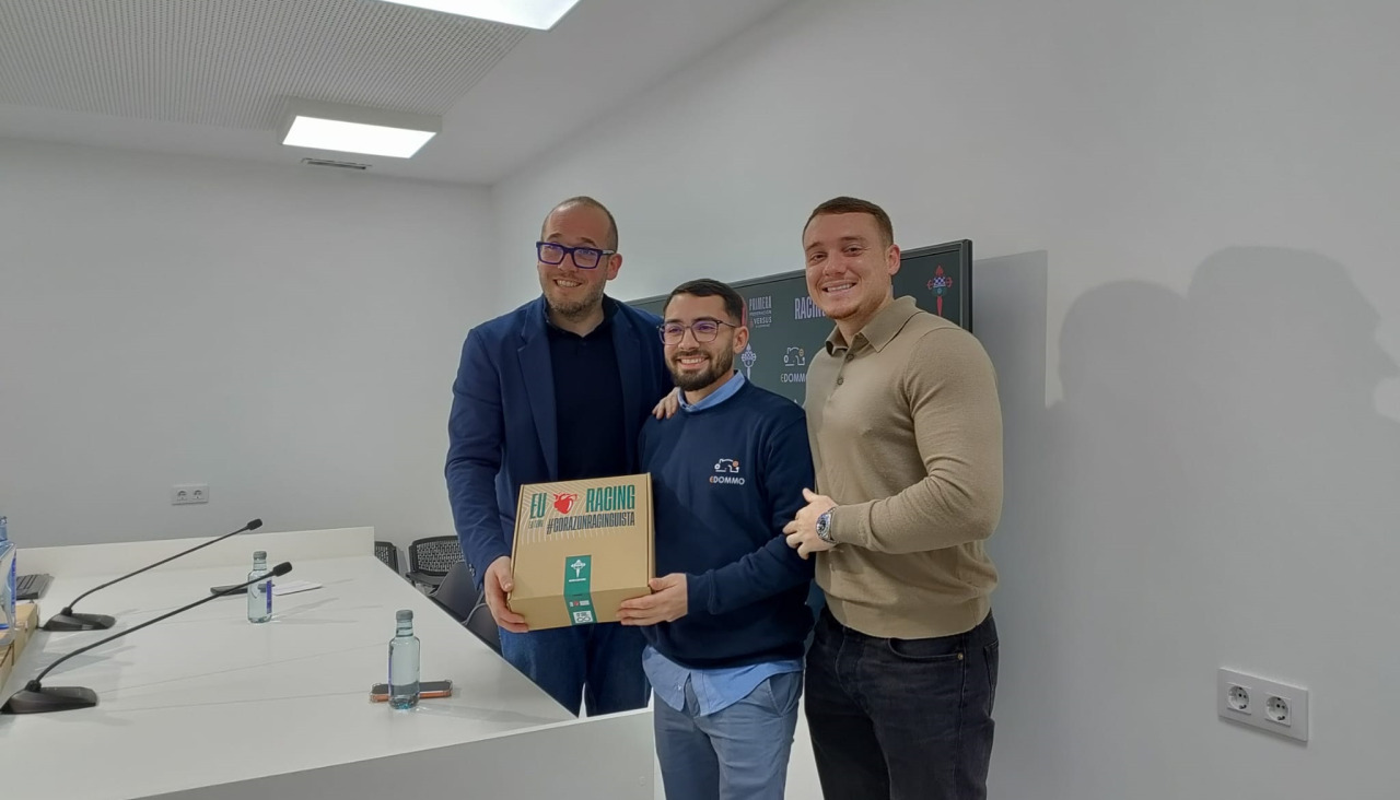 Daniel Agra, Francisco Manuel López y Pablo Juárez, durante la presentación del partido patrocinado
